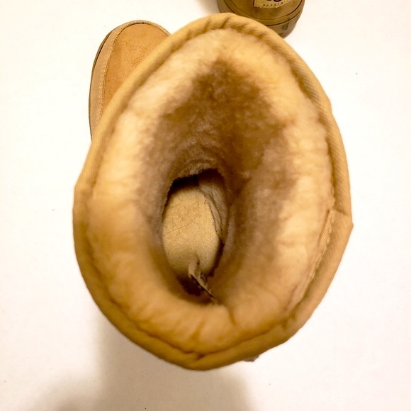 UGGs - Picture 12 of 14